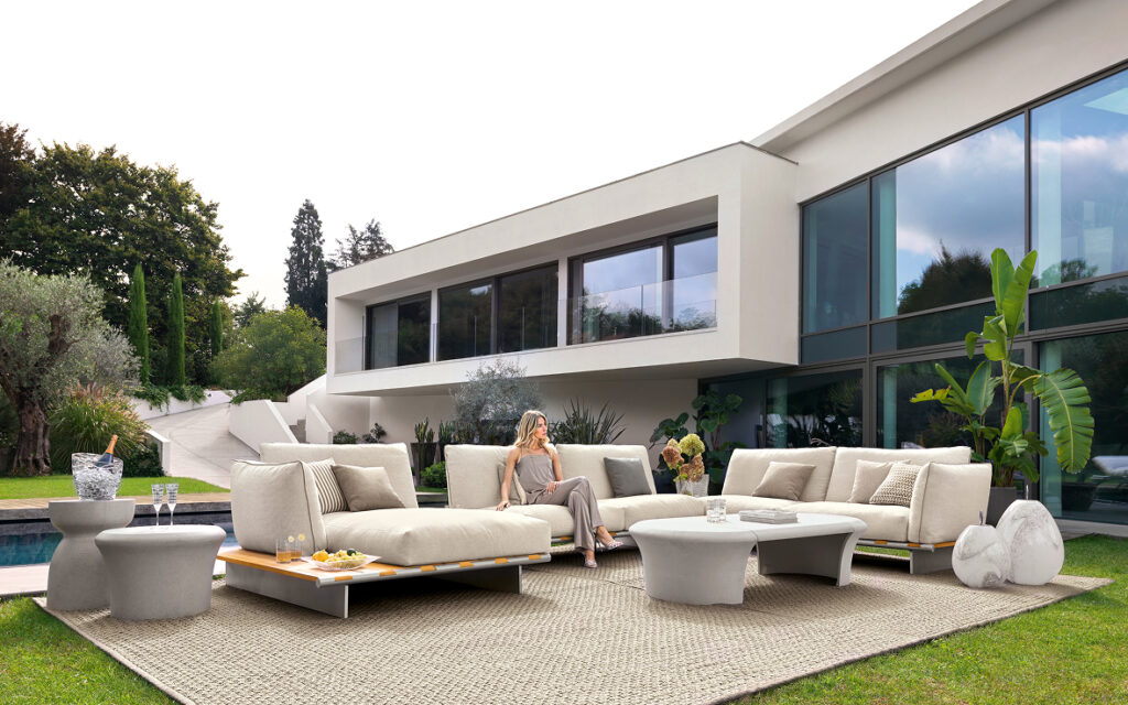 Furnishing a Luxury Villa Dining Room | Giorgio Collection